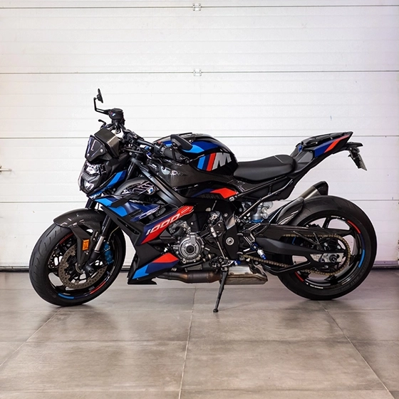 BMW M1000R