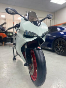 899_White Ducati_70190_3