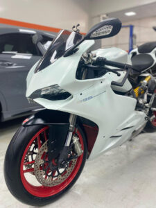 899_White Ducati_70190_4